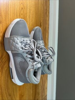 Nike Lebron witness 8 womans basketball shoes